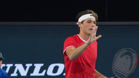 的姿态登上 的姿态登上