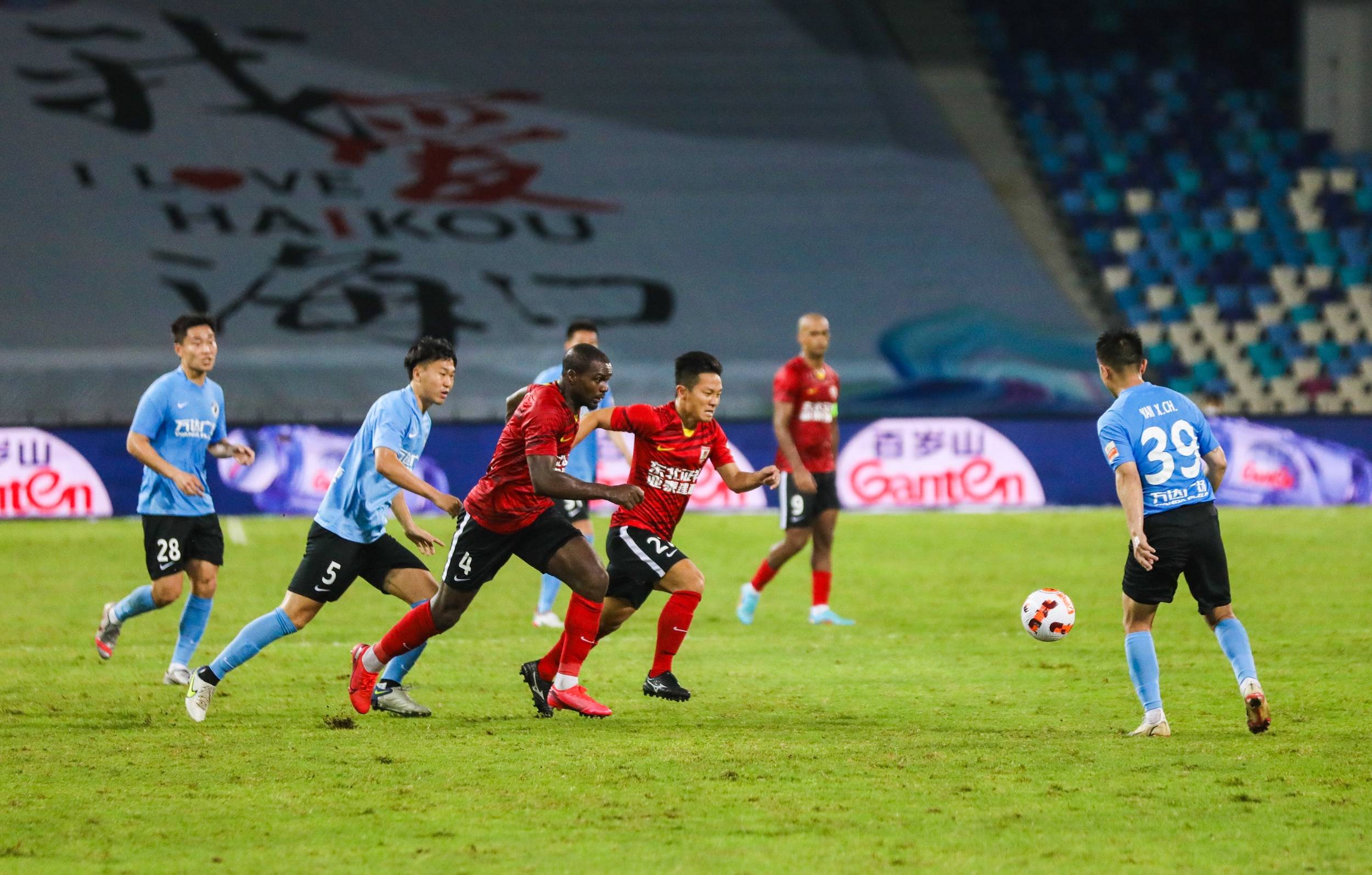 在赛后的采 在赛后的采