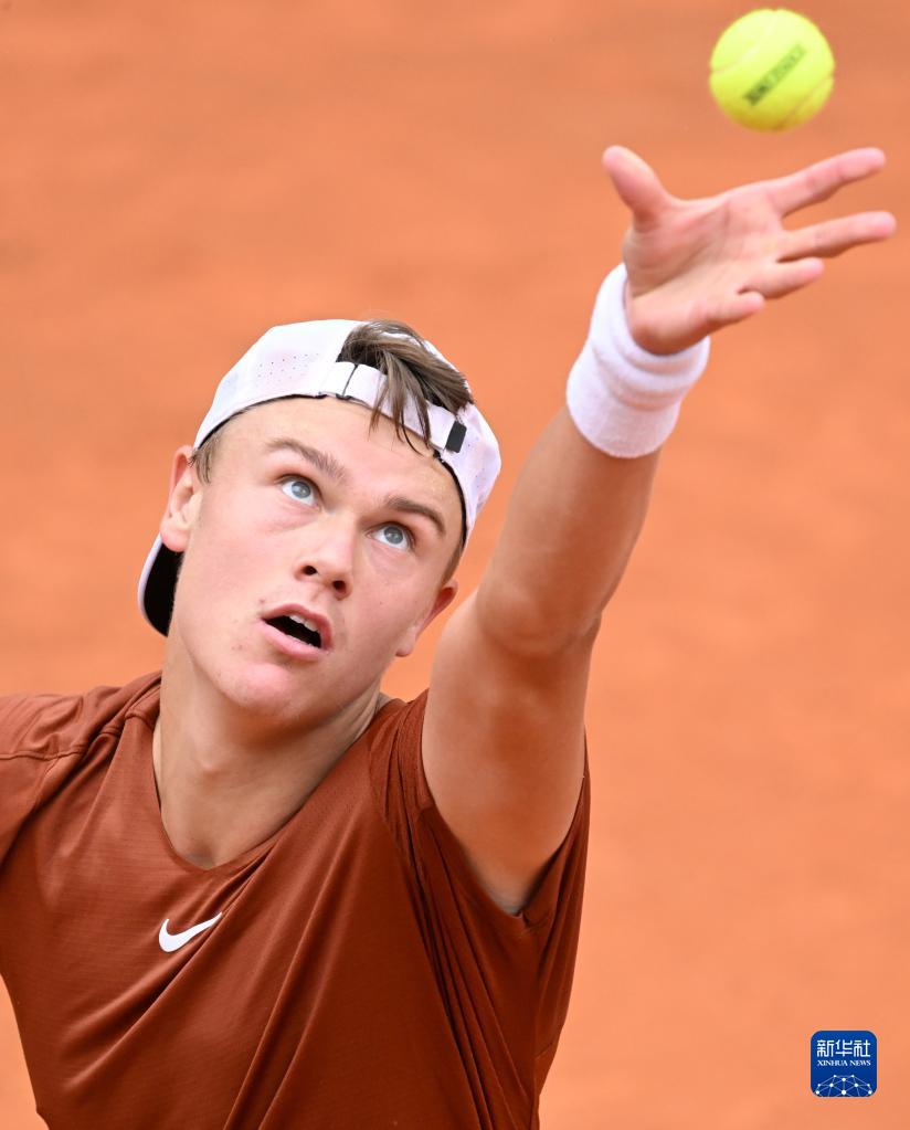 而在队友无 而在队友无